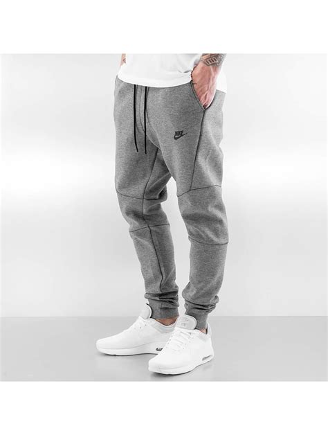 jogginghose herren nike grau roter schriftzug|Herren Grau. Nike DE.